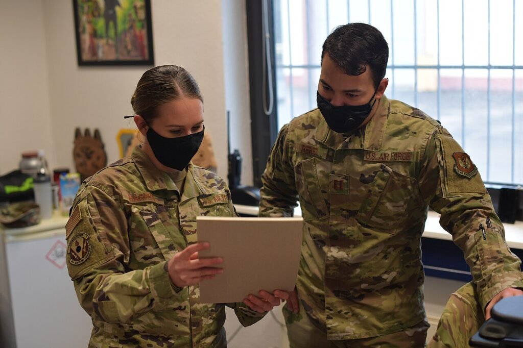 86th MUNS Airman provides premier customer support (6481172).jpg