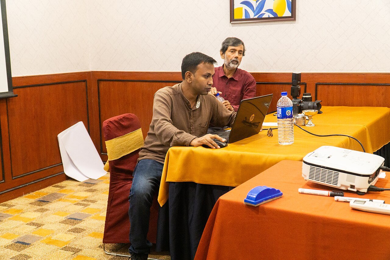 Bodhisattwa Mandal Conducting Wikimedia Commons Tools Workshop - 01.jp
