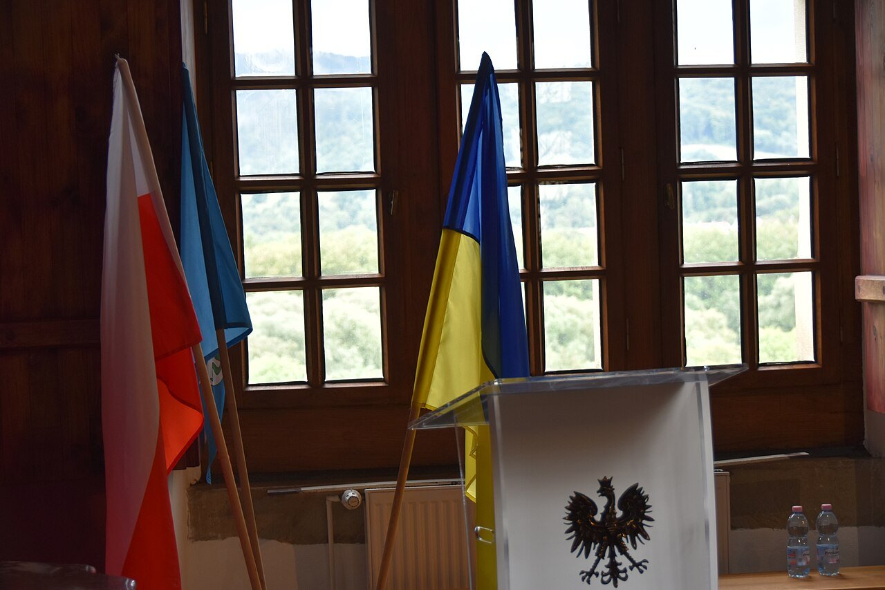 Signing a contract between partner cities Sanok and Truskavets (2023)b