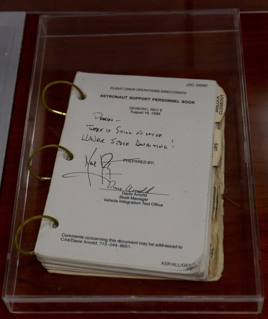 20180328 Pam Melroy Astronaut Book Udvar-Hazy